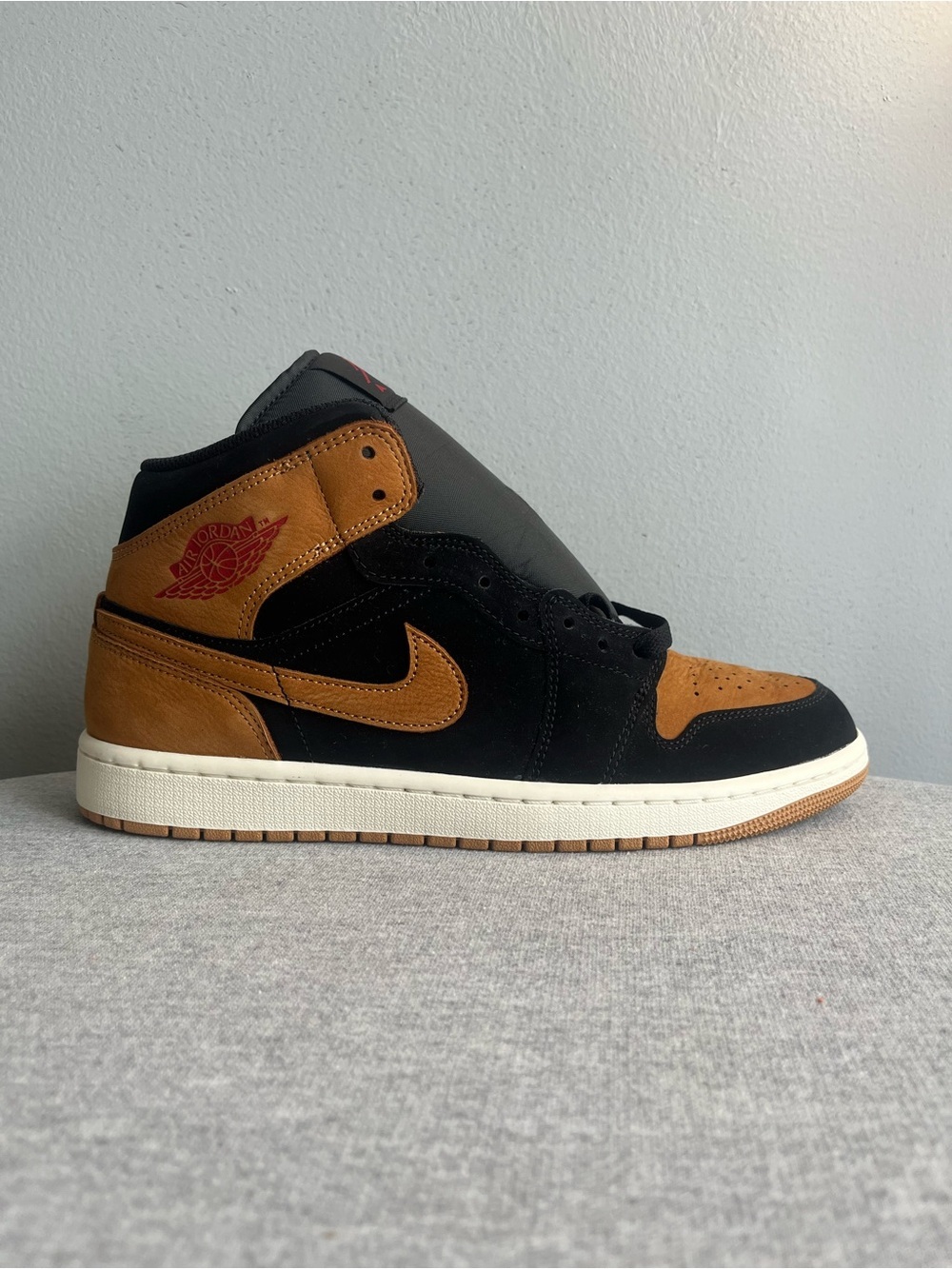Nike Air Jordan 1 Mid SE Black Flax Varsity Red Men's Shoe Size 10 HV4091-002​